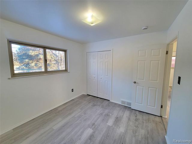 26466 Richard Drive, Warren, MI 48089