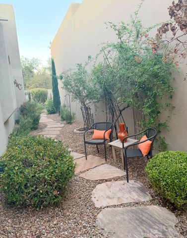 8805 Desert Fox Way NE, Albuquerque, NM 87122