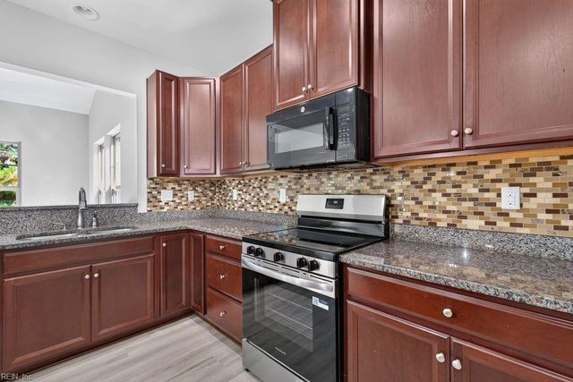 130 Patriots Walke DR, Suffolk, VA 23434