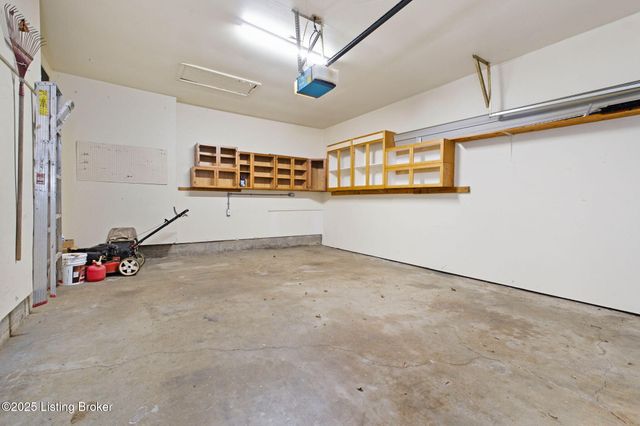 11802 Running Creek Rd, Louisville, KY 40243