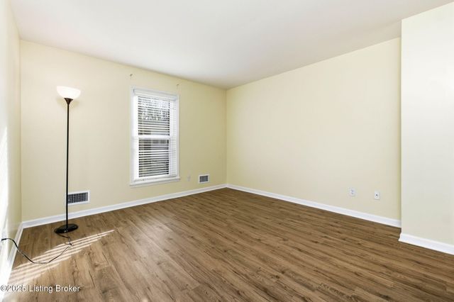 11802 Running Creek Rd, Louisville, KY 40243