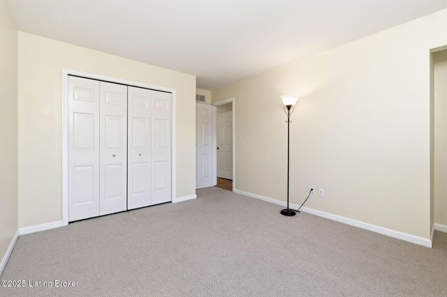 11802 Running Creek Rd, Louisville, KY 40243