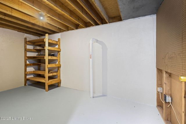 11802 Running Creek Rd, Louisville, KY 40243