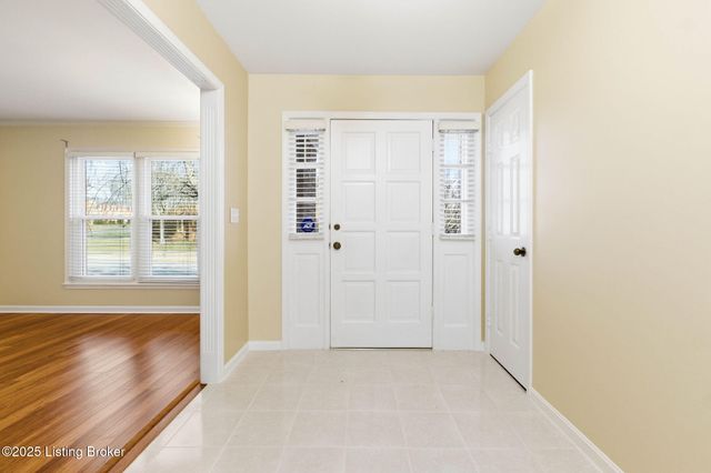 11802 Running Creek Rd, Louisville, KY 40243