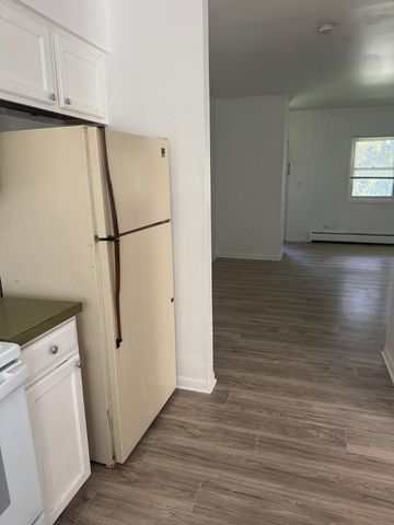 581 Burlington Avenue 8, Clarendon Hills, IL 60514