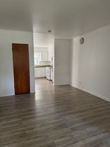581 Burlington Avenue 8, Clarendon Hills, IL 60514