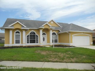 432 Lake Victoria Circle Circle, Melbourne, FL 32940
