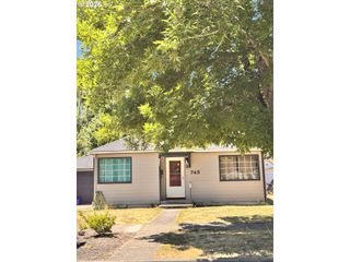 745 20TH St, Salem, OR 97301