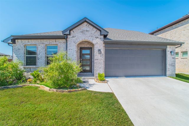 1524 Soapberry Drive, Aubrey, TX 76227