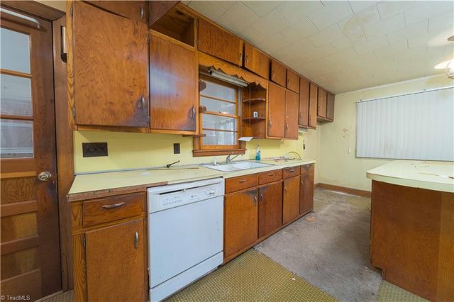 2012 Old Fletcher Road, Yadkinville, NC 27055