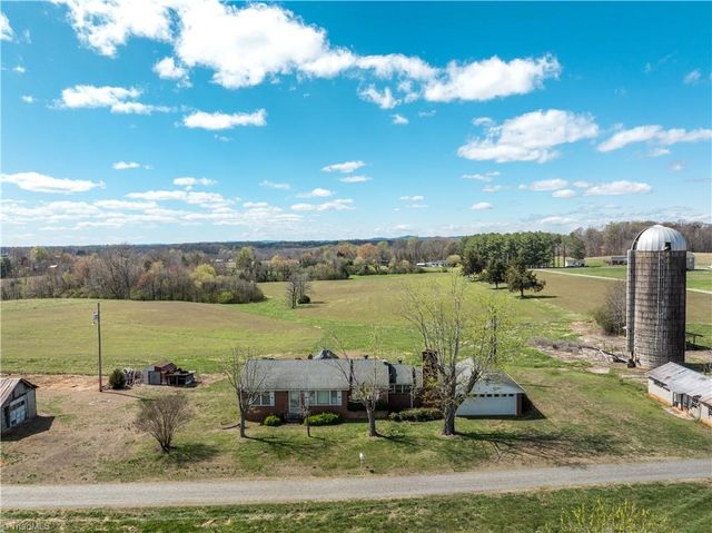 2012 Old Fletcher Road, Yadkinville, NC 27055