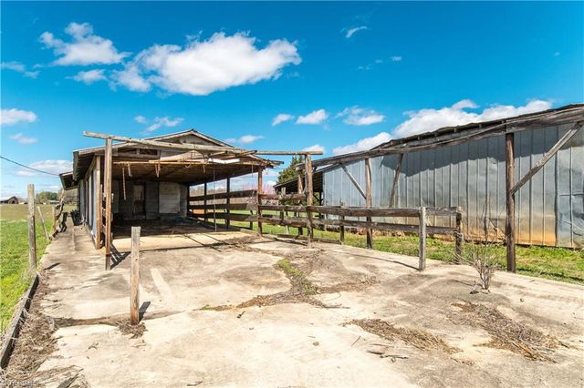 2012 Old Fletcher Road, Yadkinville, NC 27055