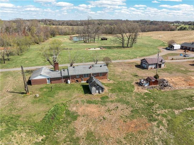 2012 Old Fletcher Road, Yadkinville, NC 27055