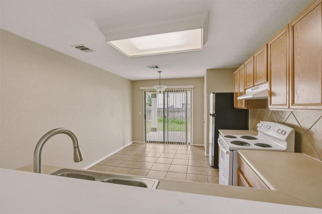 5509 Apple Orchard LN, Austin, TX 78744