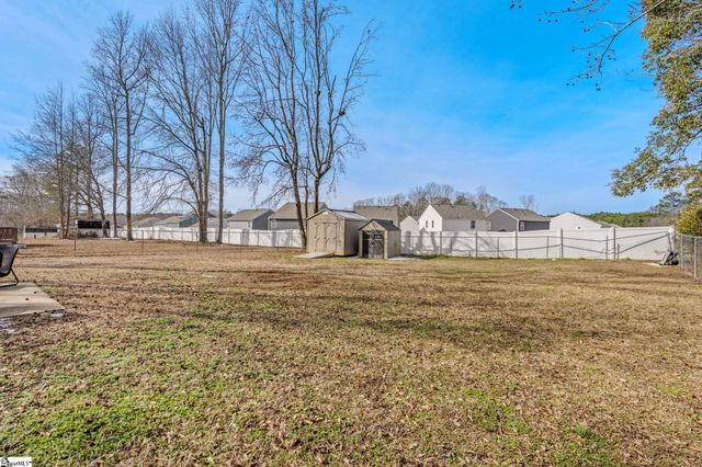 110 Old Timber Road, Woodruff, SC 29388