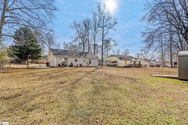 110 Old Timber Road, Woodruff, SC 29388