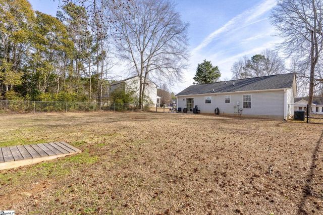 110 Old Timber Road, Woodruff, SC 29388