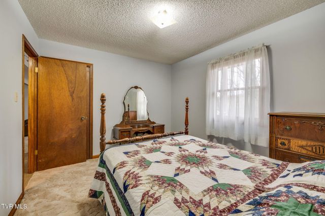 1308 Reedy Creek Road, Bristol, TN 37620