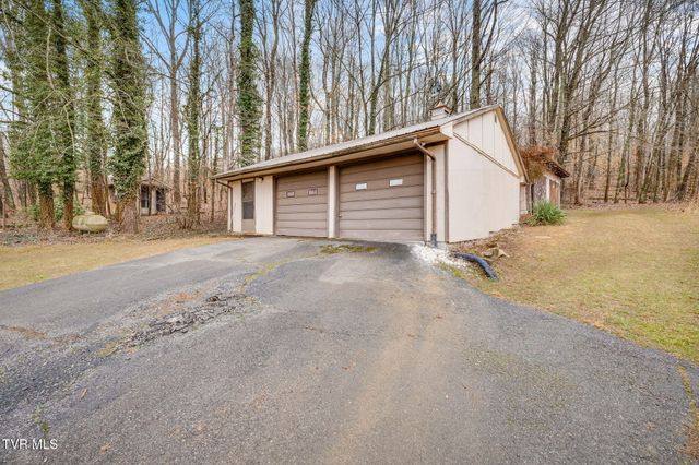 1308 Reedy Creek Road, Bristol, TN 37620