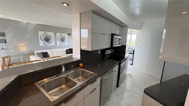 6901 Environ Blvd 6C, Lauderhill, FL 33319
