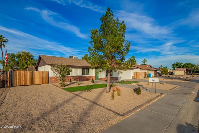 2910 W ANDERSON Drive, Phoenix, AZ 85053