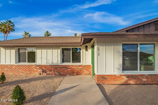 2910 W ANDERSON Drive, Phoenix, AZ 85053