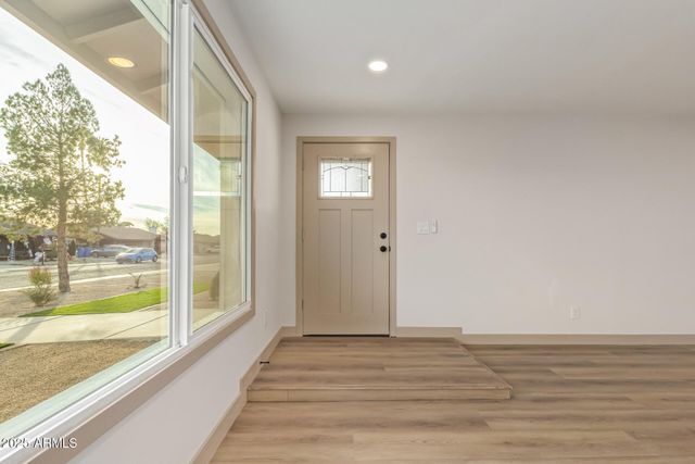 2910 W ANDERSON Drive, Phoenix, AZ 85053