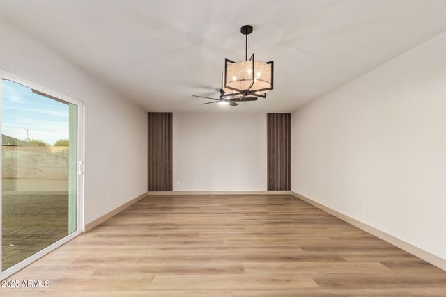 2910 W ANDERSON Drive, Phoenix, AZ 85053