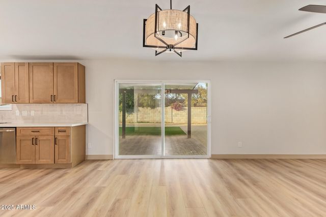 2910 W ANDERSON Drive, Phoenix, AZ 85053