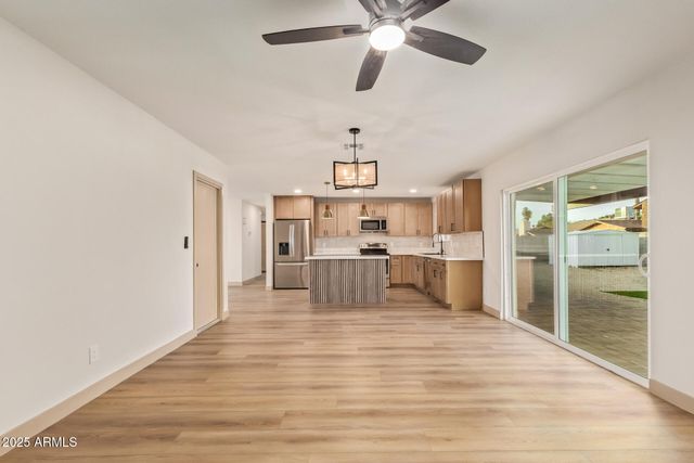 2910 W ANDERSON Drive, Phoenix, AZ 85053