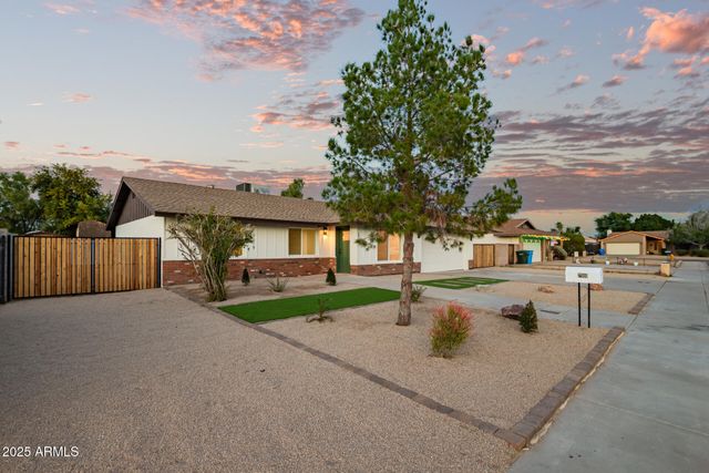 2910 W ANDERSON Drive, Phoenix, AZ 85053