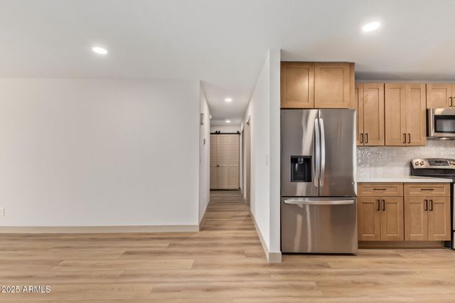 2910 W ANDERSON Drive, Phoenix, AZ 85053