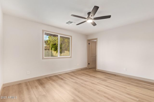 2910 W ANDERSON Drive, Phoenix, AZ 85053