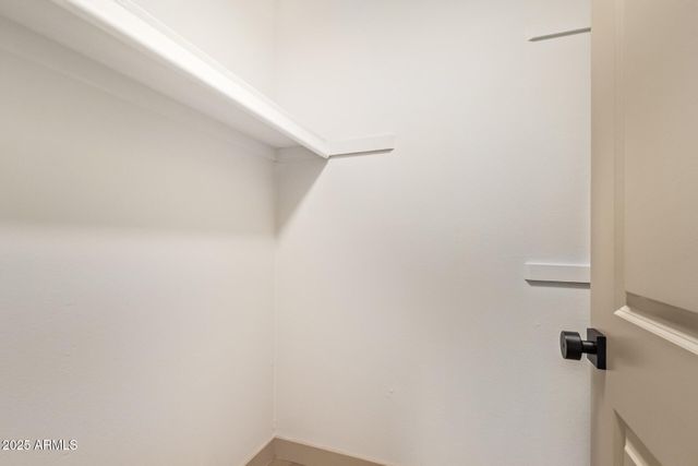 2910 W ANDERSON Drive, Phoenix, AZ 85053