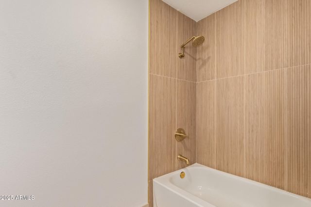 2910 W ANDERSON Drive, Phoenix, AZ 85053