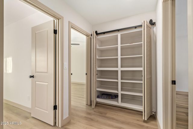 2910 W ANDERSON Drive, Phoenix, AZ 85053