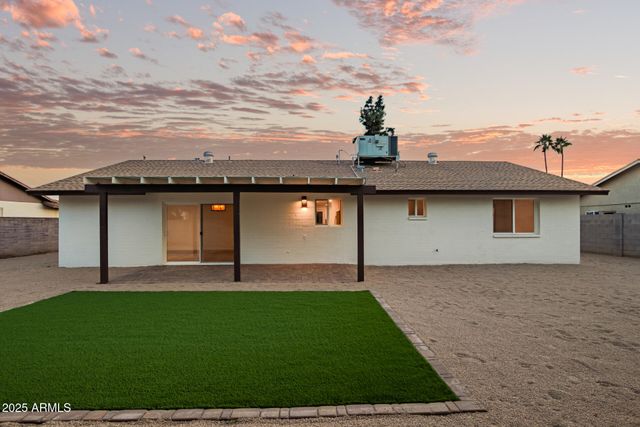 2910 W ANDERSON Drive, Phoenix, AZ 85053