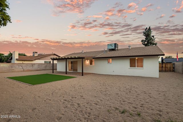 2910 W ANDERSON Drive, Phoenix, AZ 85053