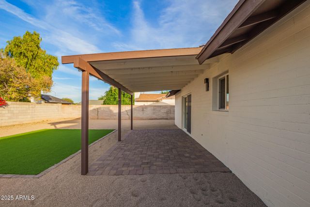 2910 W ANDERSON Drive, Phoenix, AZ 85053