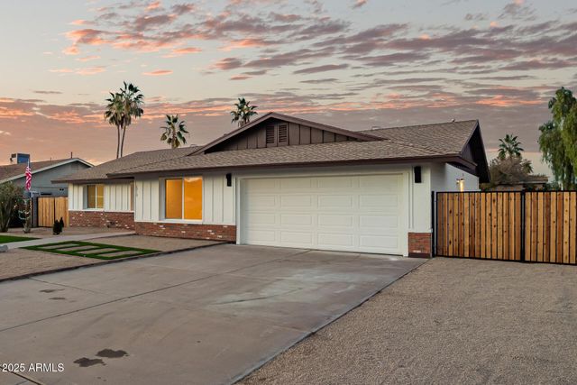 2910 W ANDERSON Drive, Phoenix, AZ 85053