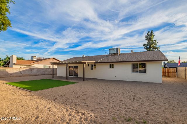 2910 W ANDERSON Drive, Phoenix, AZ 85053