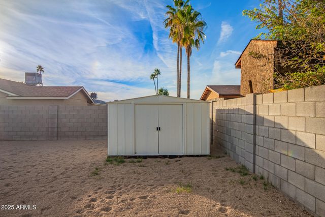 2910 W ANDERSON Drive, Phoenix, AZ 85053