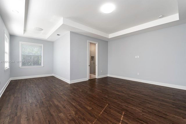 1031 NE 13th Avenue, Fort Lauderdale, FL 33304