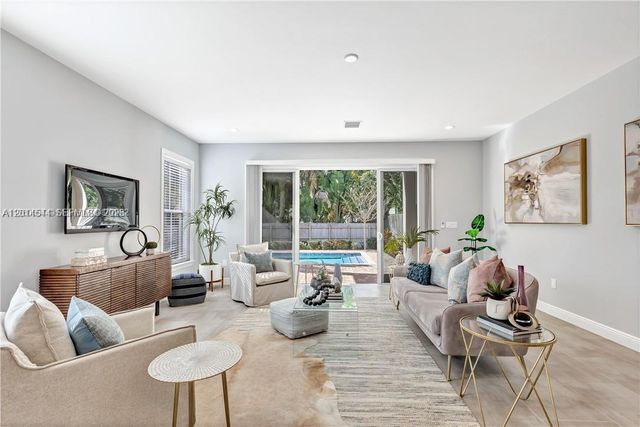 1031 NE 13th Avenue, Fort Lauderdale, FL 33304