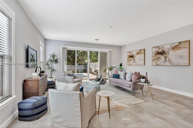 1031 NE 13th Avenue, Fort Lauderdale, FL 33304