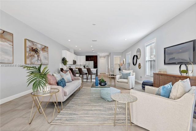 1031 NE 13th Avenue, Fort Lauderdale, FL 33304