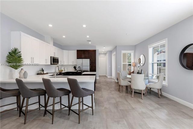 1031 NE 13th Avenue, Fort Lauderdale, FL 33304