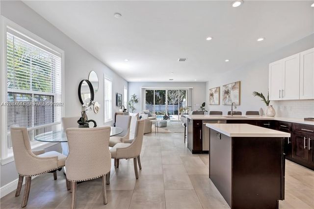 1031 NE 13th Avenue, Fort Lauderdale, FL 33304