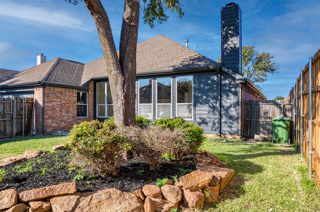 2129 Wallbrook Drive, Lewisville, TX 75067