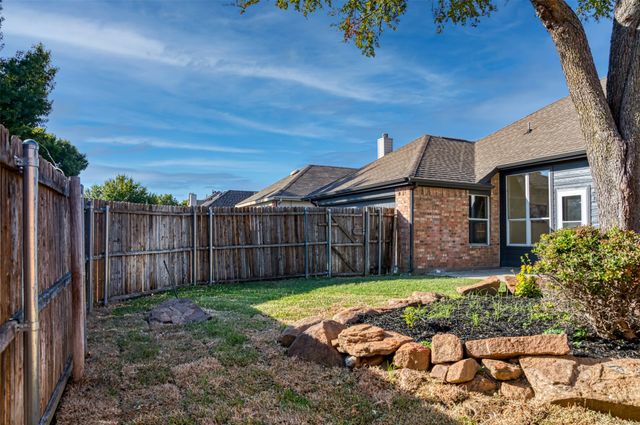 2129 Wallbrook Drive, Lewisville, TX 75067